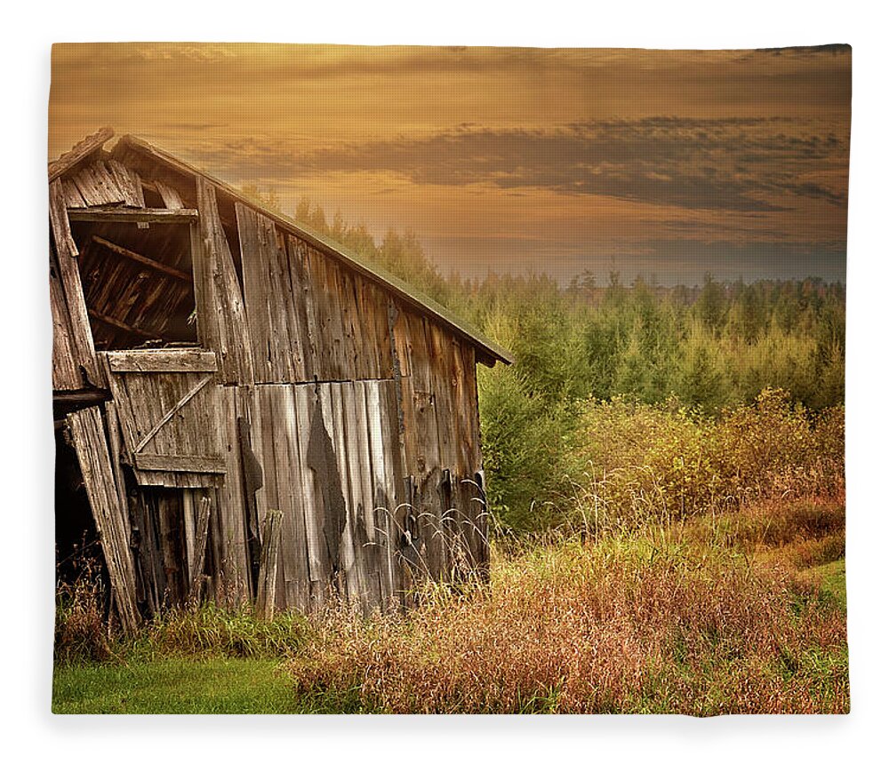 Old Barn Print Fleece Blanket featuring the photograph Barn at Sunset Print by Gwen Gibson