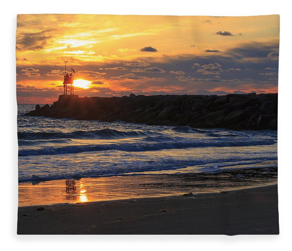 Sunrise Fleece Blanket featuring the photograph Beautiful Morning by Travis Rogers