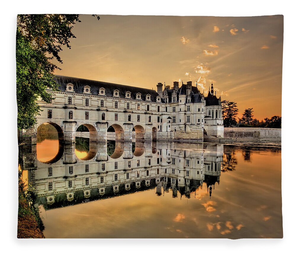 Chateau De Chenonceau Fleece Blanket featuring the photograph Chenonceau Castle in the twilight by Weston Westmoreland