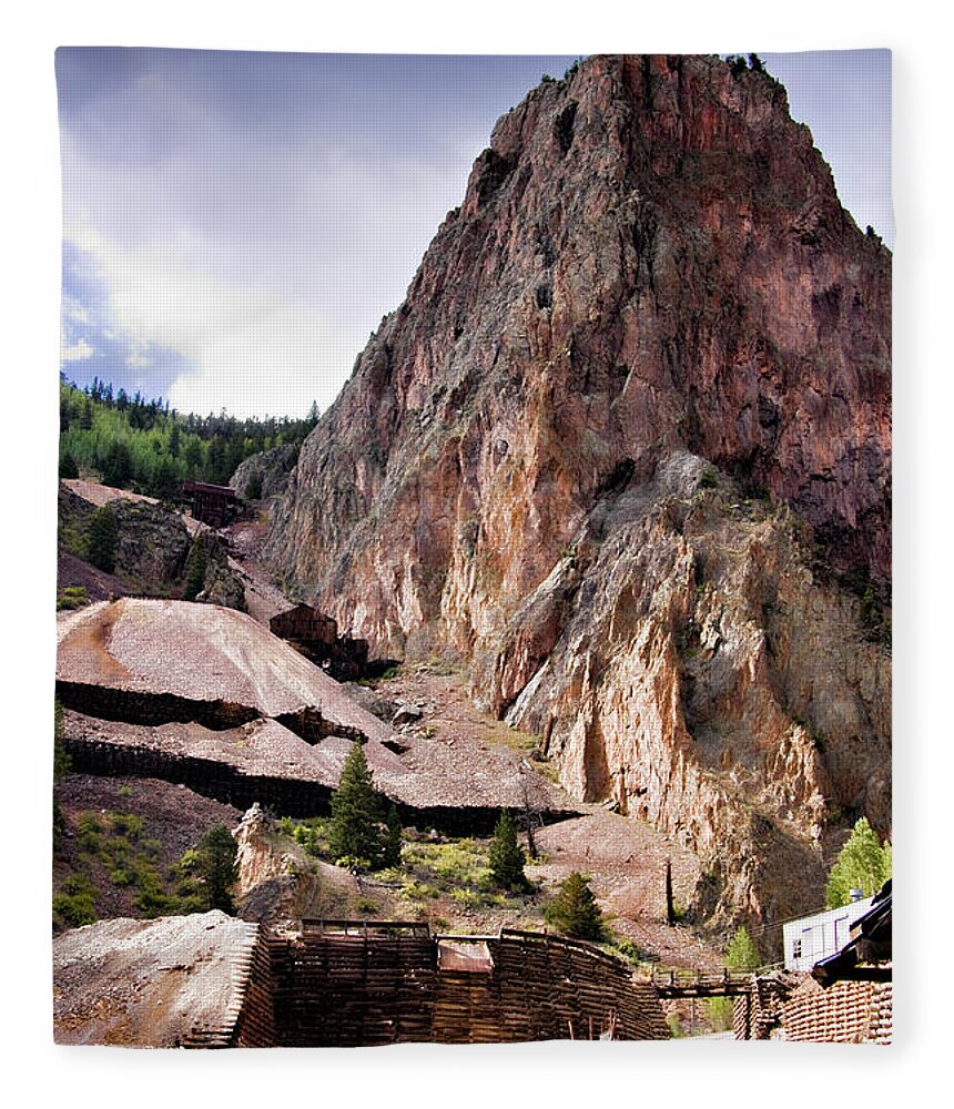 Colorado Fleece Blanket featuring the photograph Commodore Mine by Lana Trussell