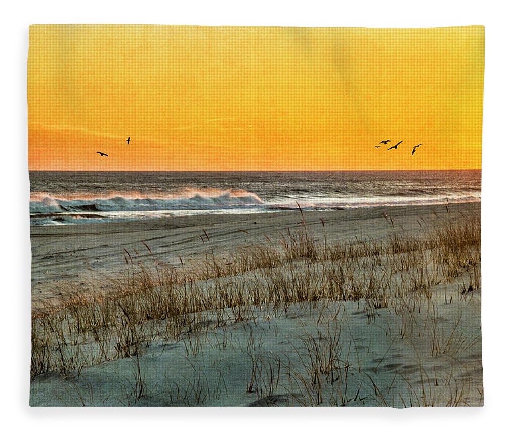Shore Fleece Blanket featuring the photograph Dusk At The Shore by Cathy Kovarik