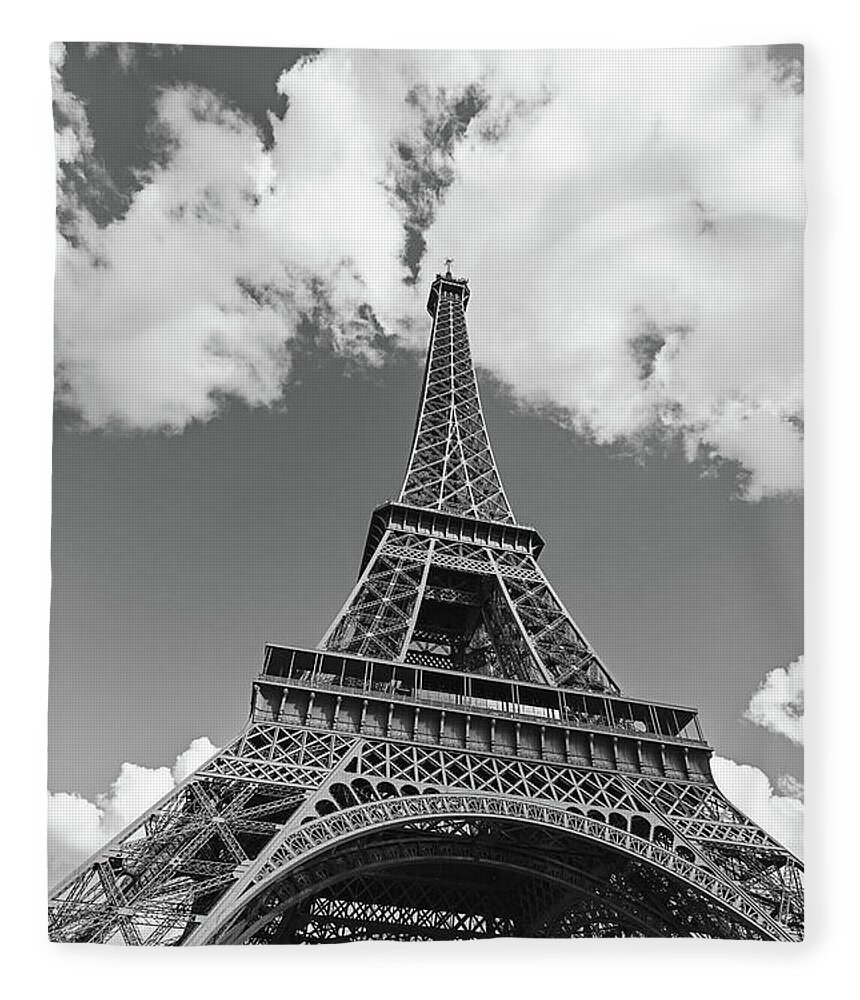 Eiffel Tower Fleece Blanket featuring the photograph Eiffel Tower - Black and White by Melanie Alexandra Price