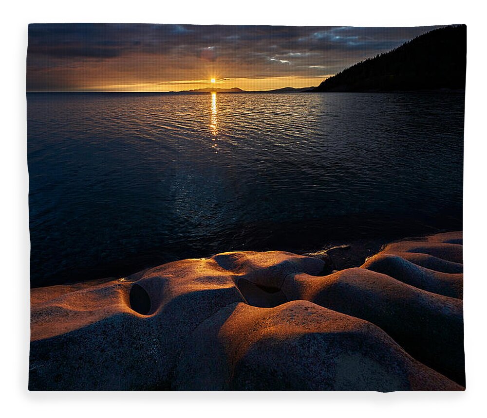 Lake Superior Fleece Blanket featuring the photograph Edge of Days by Doug Gibbons