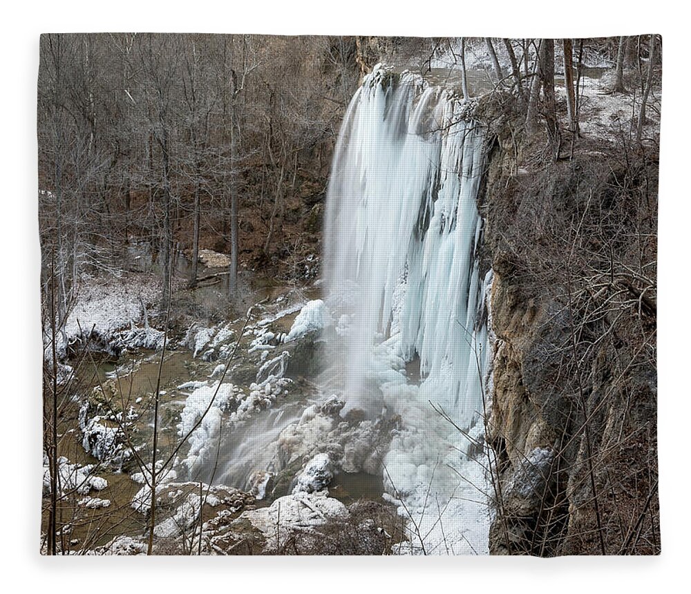 Falling Springs Falls Fleece Blanket featuring the photograph Frozen Falling Springs by Chris Berrier