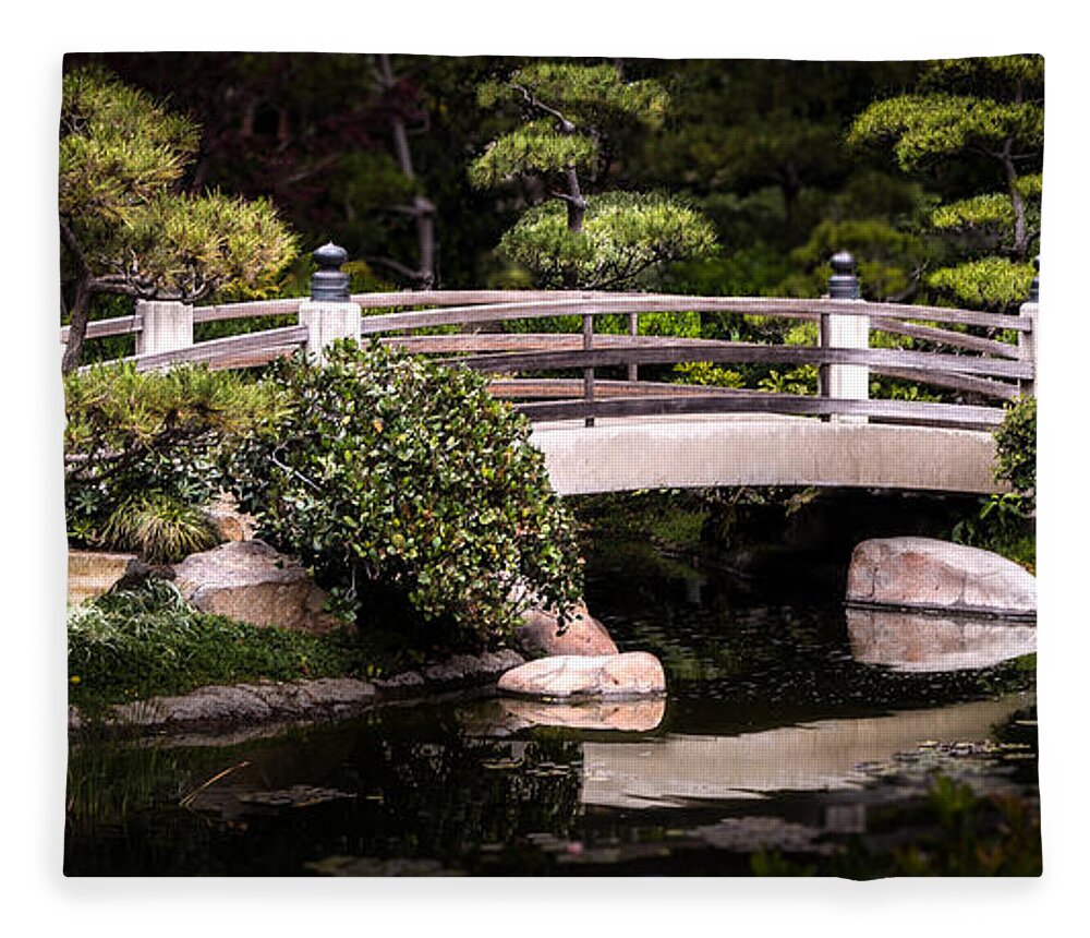 Long Beach Fleece Blanket featuring the photograph Garden Bridge by Ed Clark