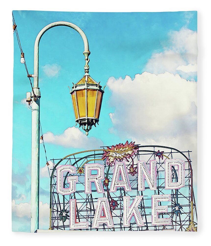 Vintage Theater Fleece Blanket featuring the photograph Grand Lake Merritt - Oakland, California by Melanie Alexandra Price