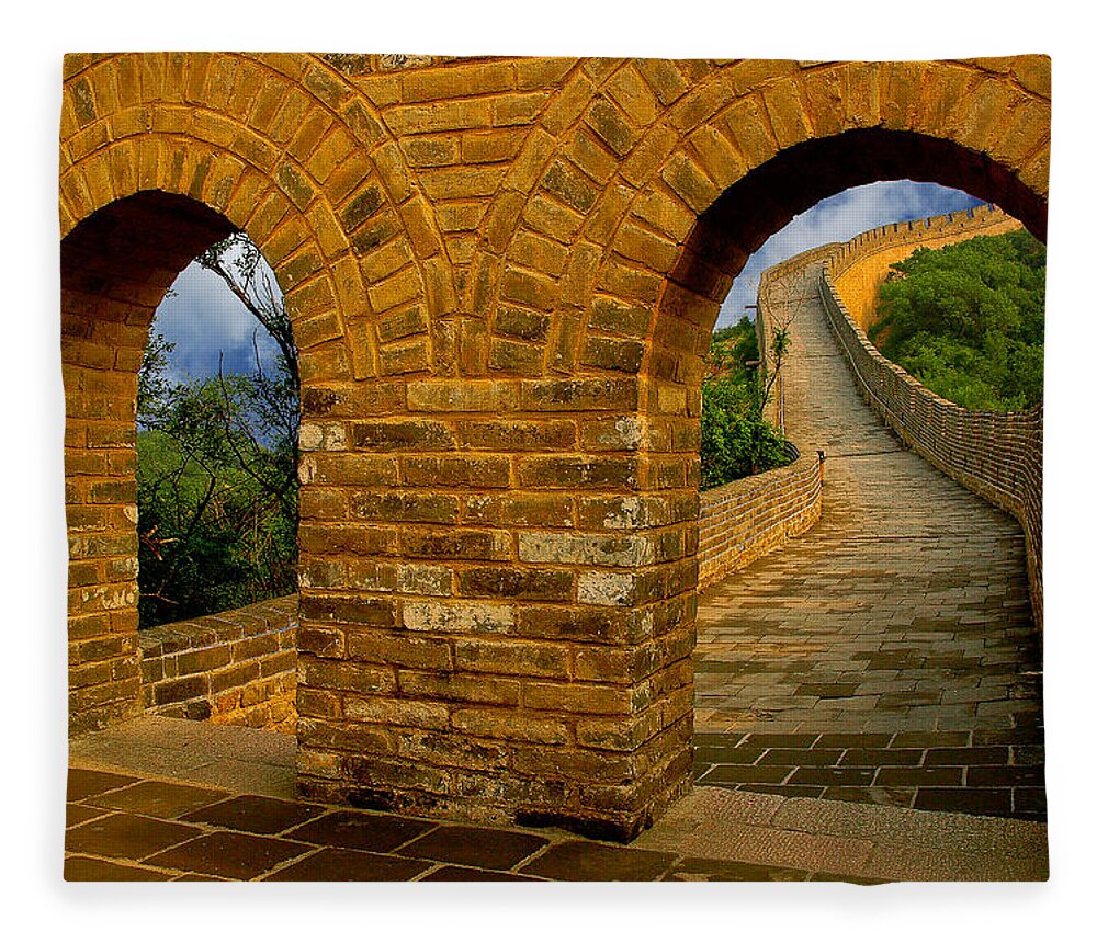 Great Wall Fleece Blanket featuring the photograph Great Wall of China by Harry Spitz