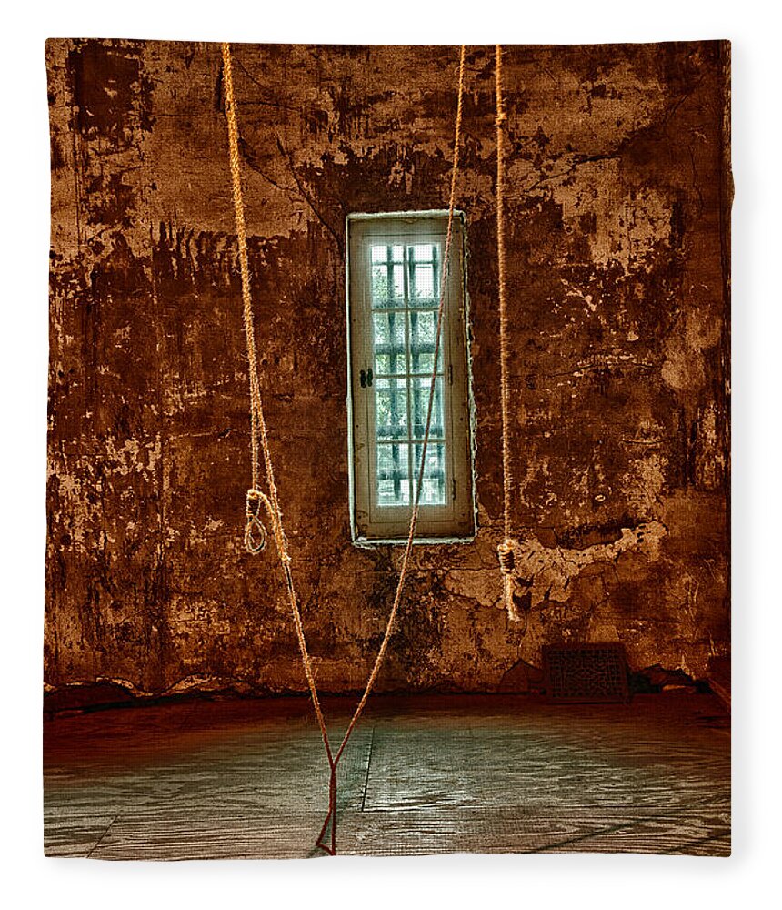 Charleston Old City Jail Fleece Blanket featuring the photograph Hanging Room by Patricia Schaefer
