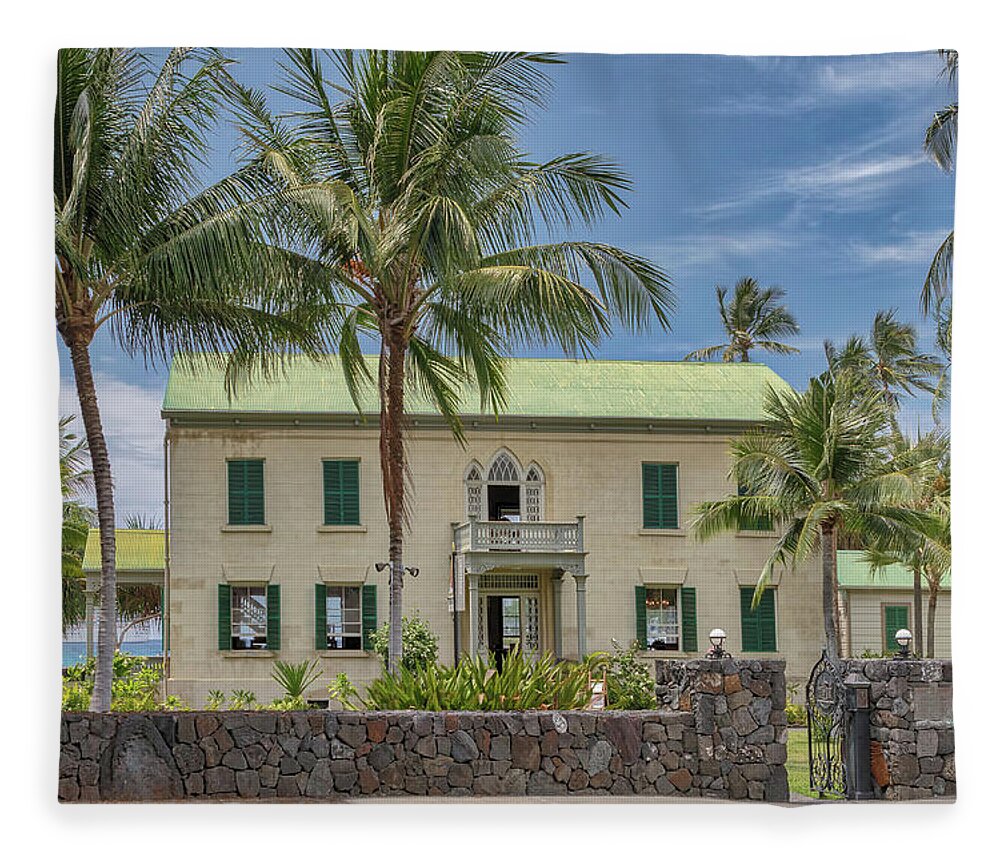 Hulihee Palace Fleece Blanket featuring the photograph Hulihe'e Palace by Susan Rissi Tregoning