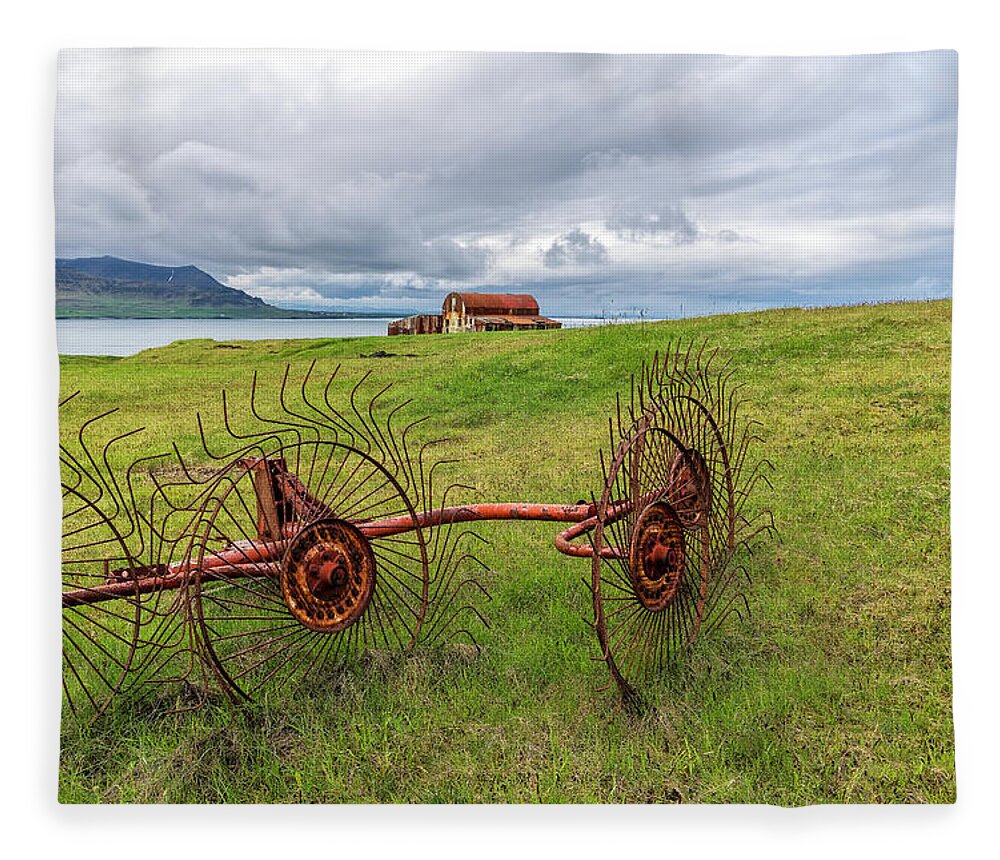 Iceland Fleece Blanket featuring the photograph Icelandic Farm by Tom Singleton