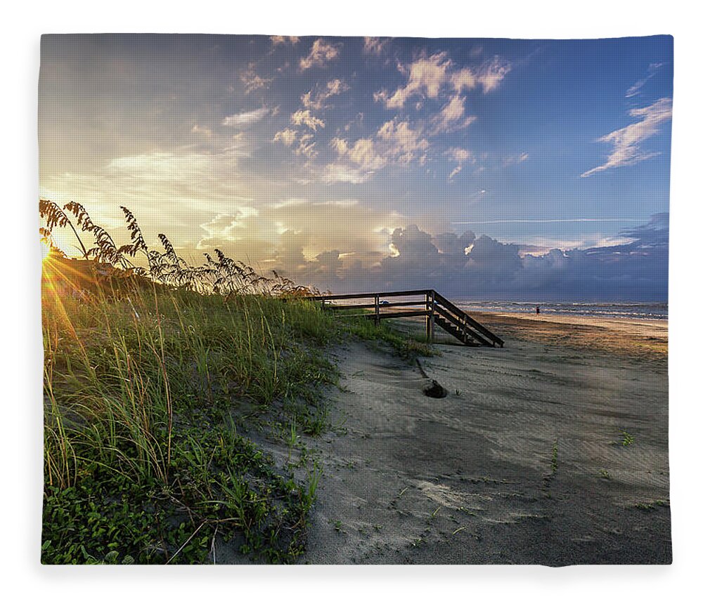 Isle Of Palms Fleece Blanket featuring the photograph Isle of Palms Sunstar by Donnie Whitaker