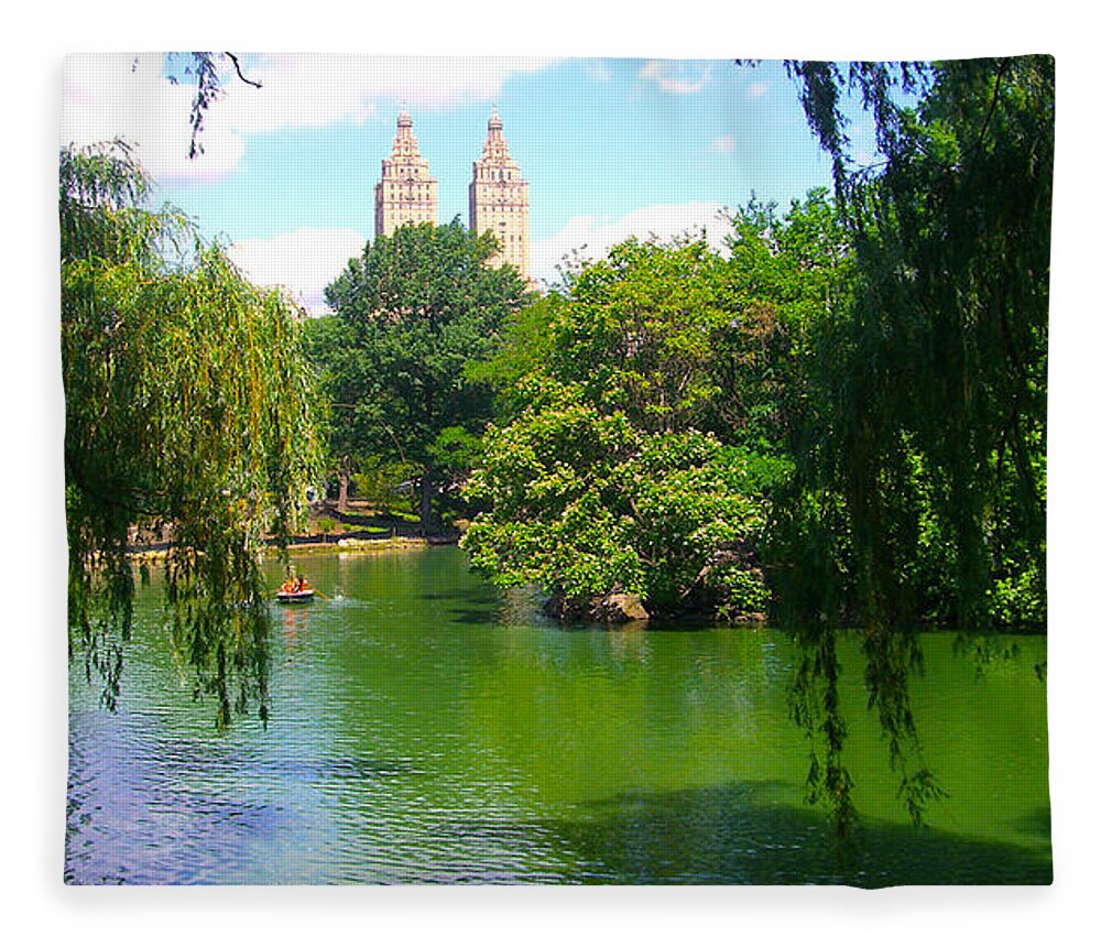 Natureprint Fleece Blanket featuring the photograph Lakeside In Manhattan, New York by Monique Wegmueller