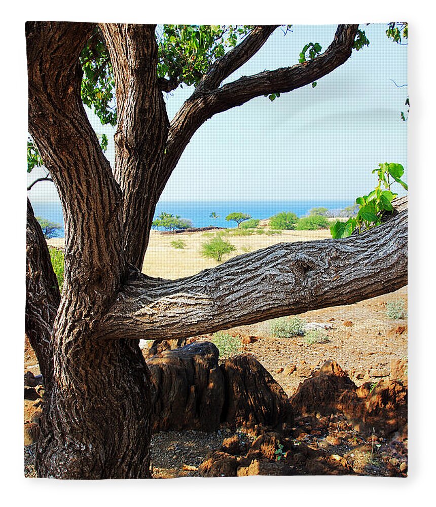 Lapakahi View Fleece Blanket featuring the photograph Lapakahi View by Jennifer Robin