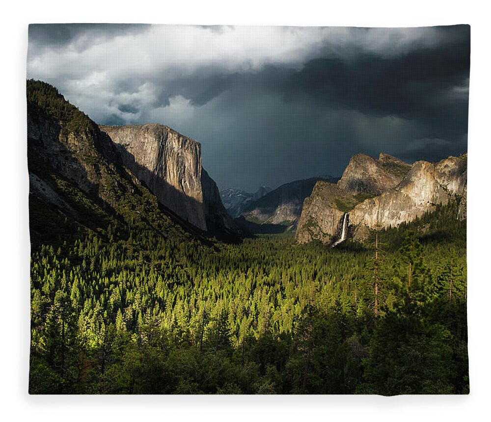 Yosemite Fleece Blanket featuring the photograph Majestic Yosemite National Park by Larry Marshall