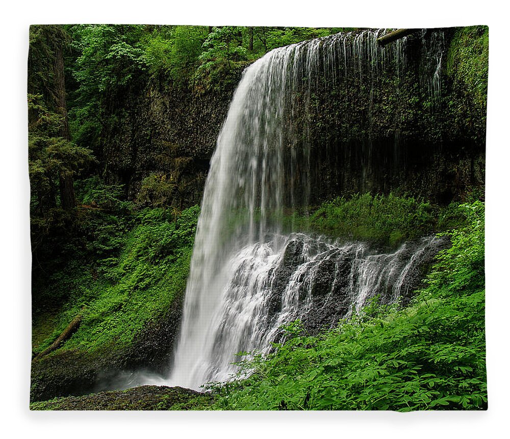 Oregon Fleece Blanket featuring the photograph Middle Falls by Steven Clark