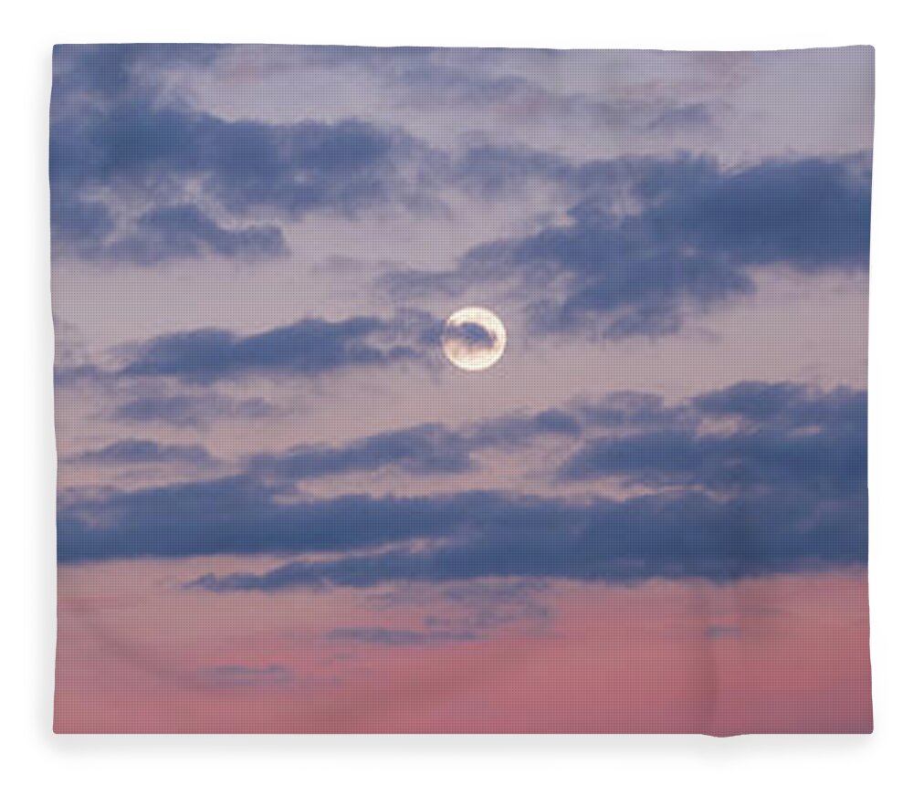 Moonrise Fleece Blanket featuring the photograph Moonrise In Pink Sky by D K Wall