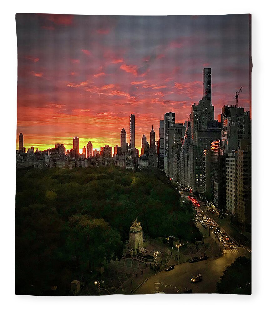 Central Park Fleece Blanket featuring the photograph Morning in the City by Frank Mari