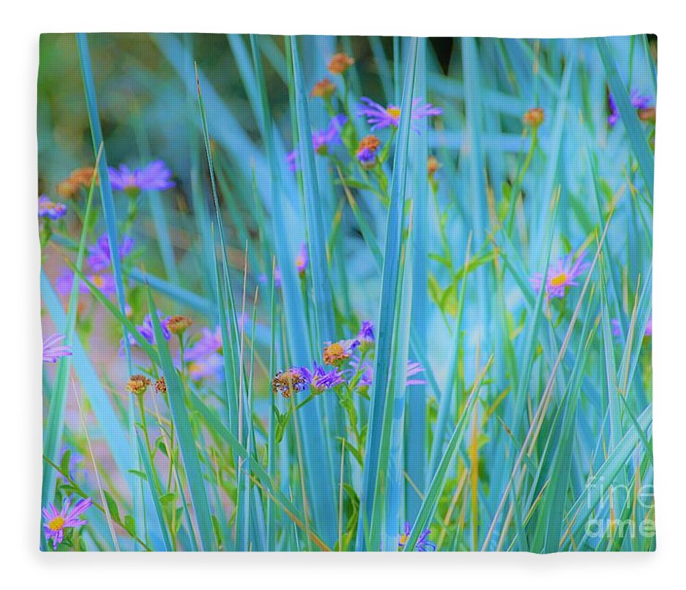Grass Fleece Blanket featuring the photograph Oh Yes by Merle Grenz