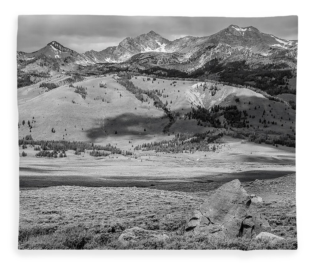 5dii Fleece Blanket featuring the photograph Pioneer Mountains by Mark Mille