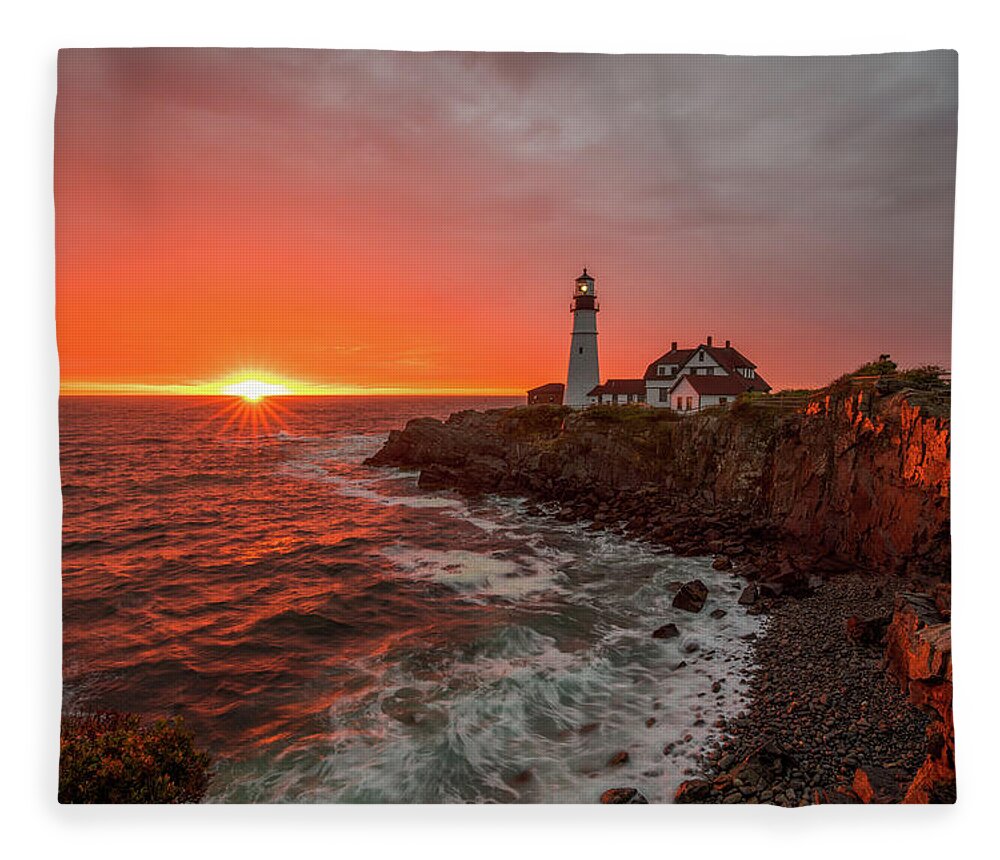 Maine Fleece Blanket featuring the photograph Portland Head Sunrise by Rob Davies