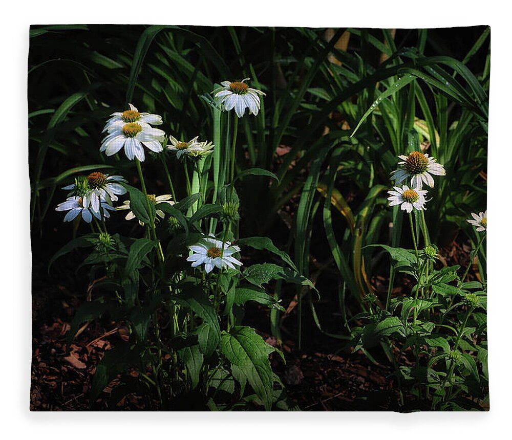 Gardens Fleece Blanket featuring the photograph Pretty Scenic by Elaine Malott