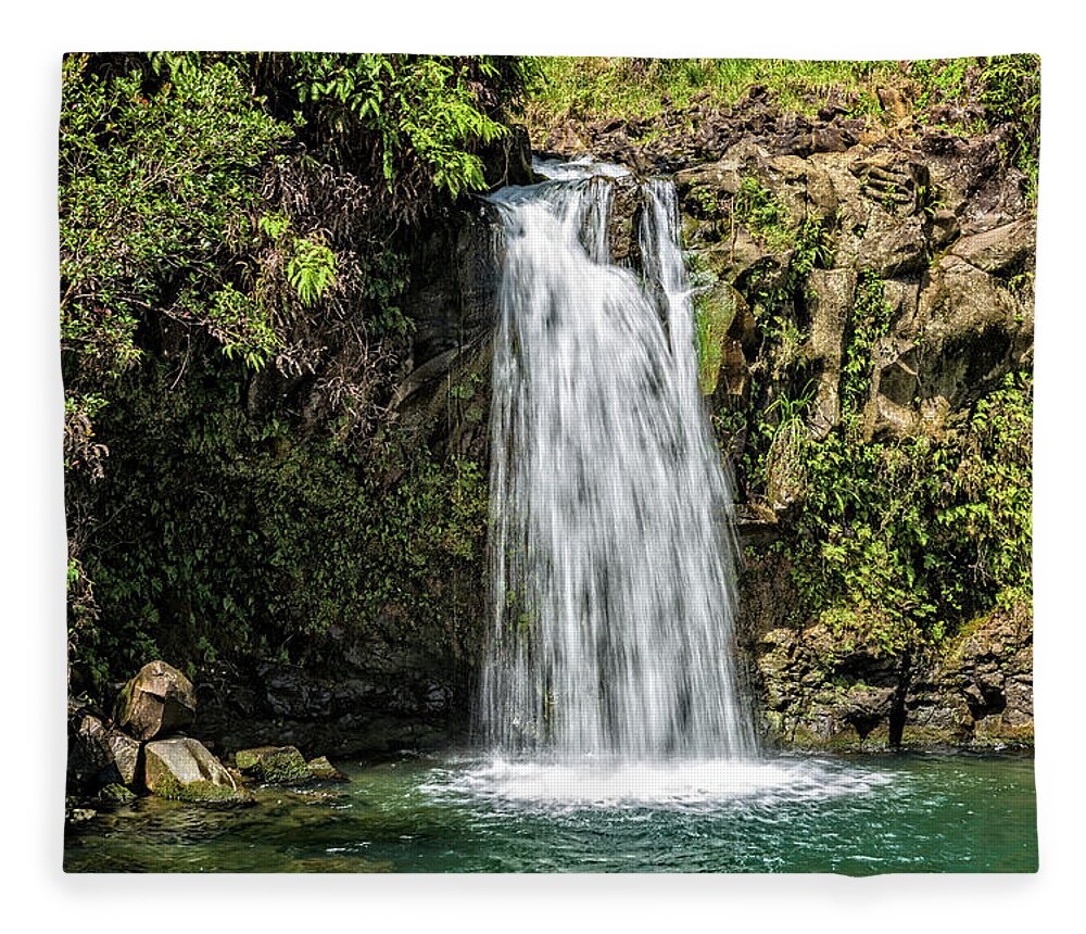 Hawaii Fleece Blanket featuring the photograph Pua'a Ka'a Falls by Jim Thompson