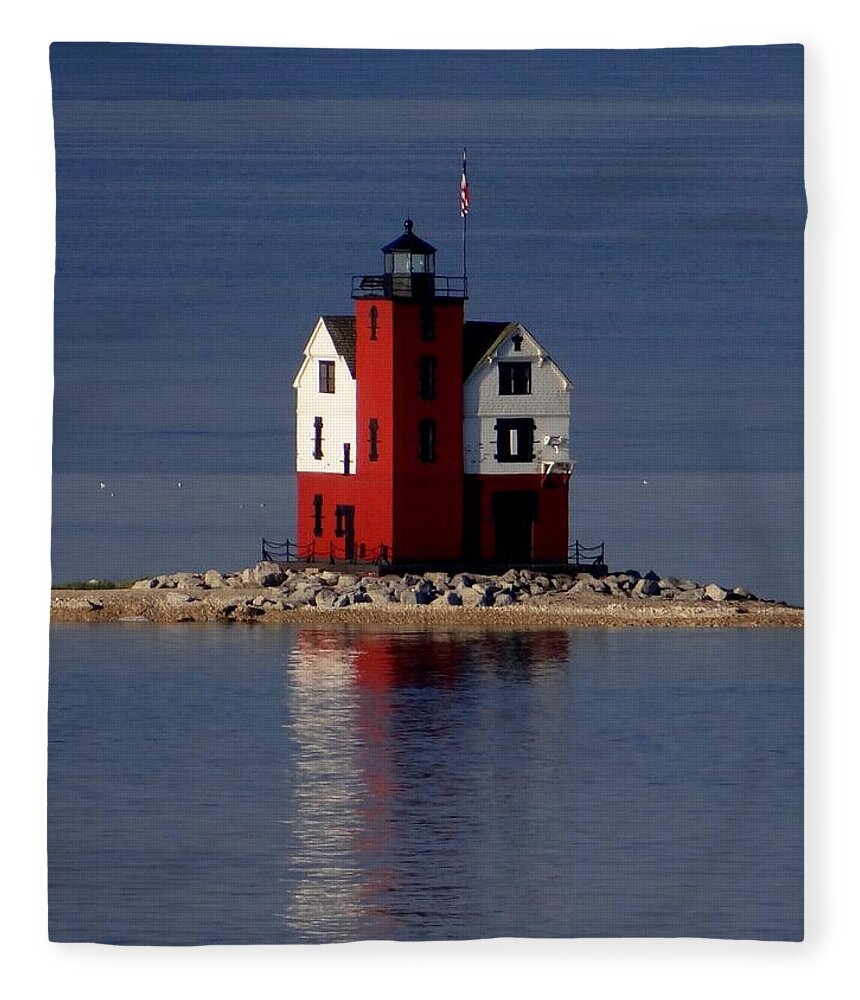 Round Island Lighthouse Fleece Blanket featuring the photograph Round Island Lighthouse in the Morning by Keith Stokes