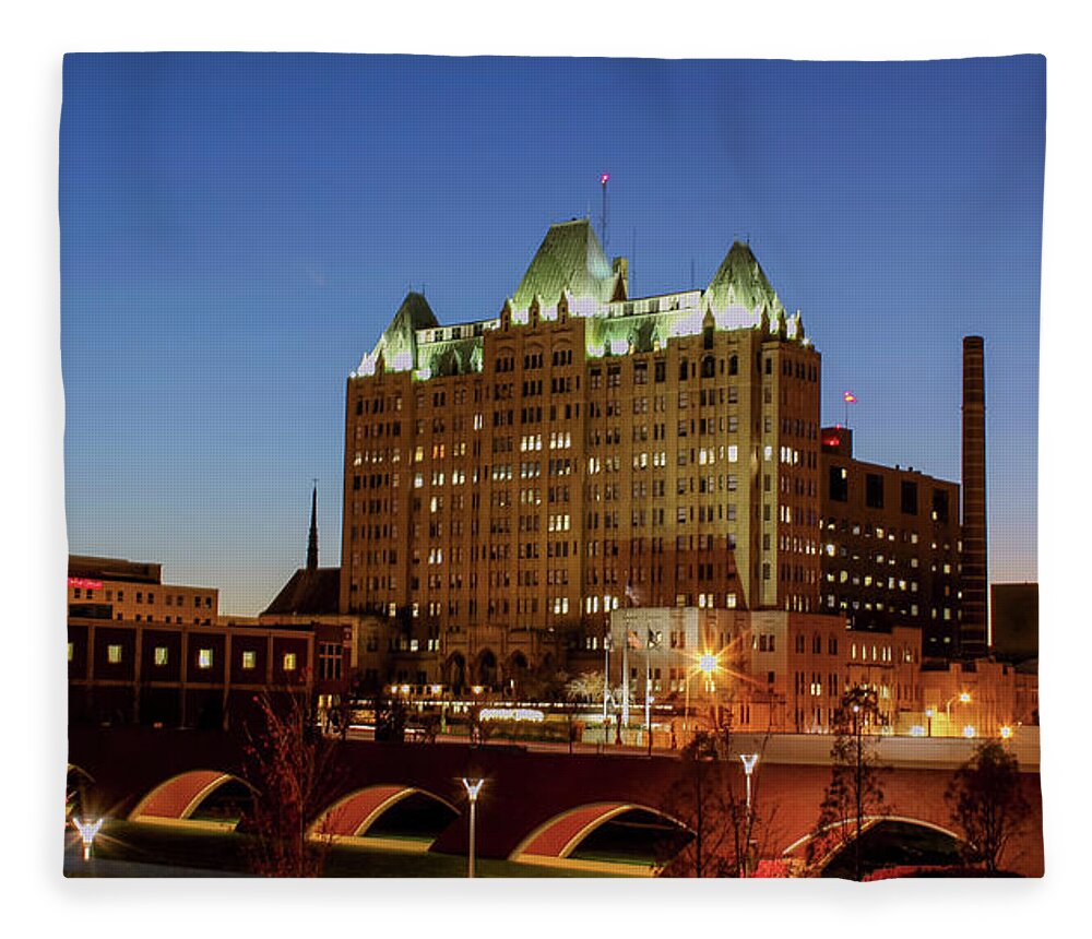 St. Louis Fleece Blanket featuring the photograph Saint Louis University Med Center by Holly Ross