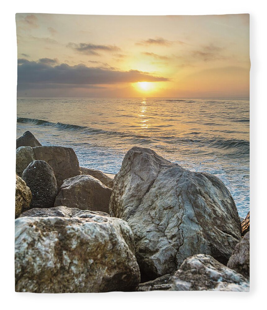 Alabama Fleece Blanket featuring the photograph Sunrise over the rocks by John McGraw