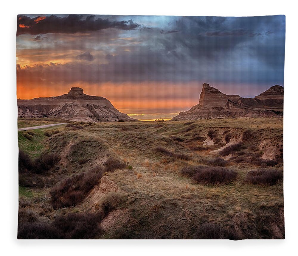 Scotts Bluff Fleece Blanket featuring the photograph Sunset at Scotts Bluff by Susan Rissi Tregoning