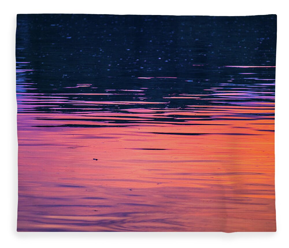Parkersburg Fleece Blanket featuring the photograph Sunset on the Water by Jonny D