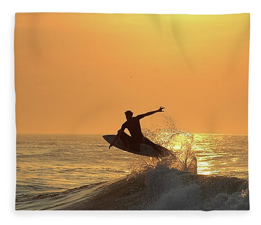Surf Fleece Blanket featuring the photograph Surfing To The Sky by Robert Banach