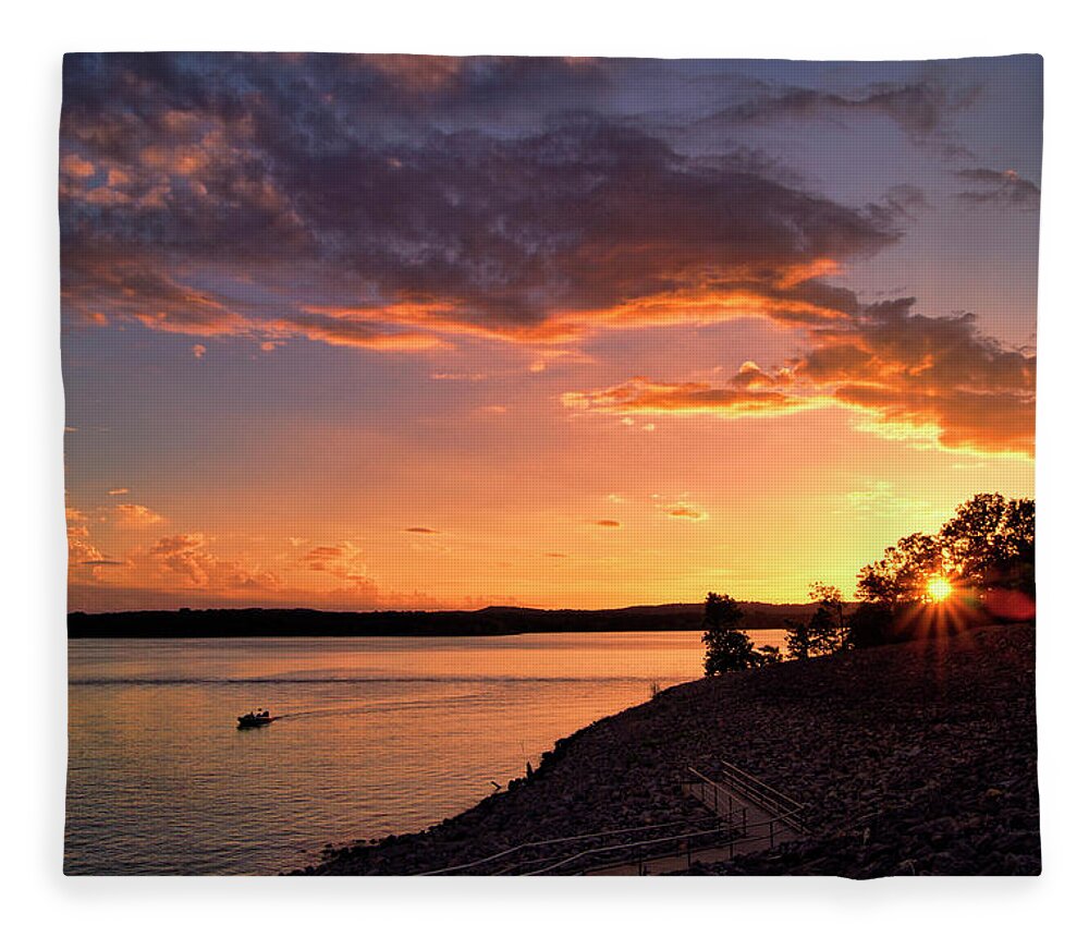 Lake Fleece Blanket featuring the photograph Table Rock Sunset by Cricket Hackmann