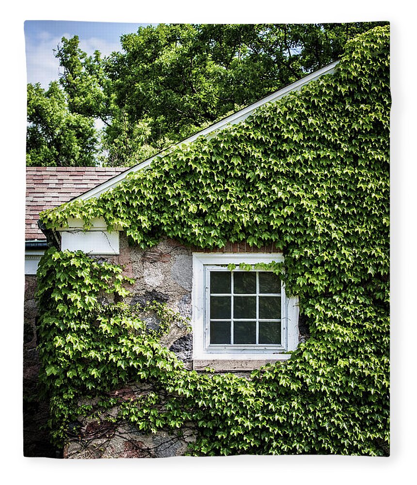 Ivy Fleece Blanket featuring the photograph The Ivy House by Kim Hojnacki