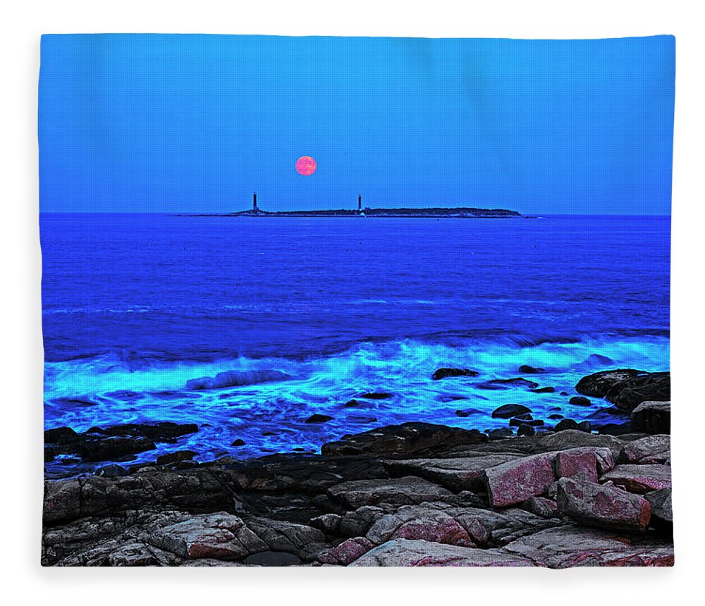Rockport Fleece Blanket featuring the photograph The Moon rising over Thacher Island Rockport MA by Toby McGuire