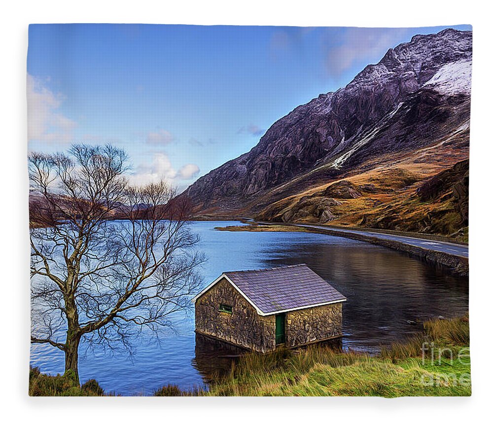 Nature Fleece Blanket featuring the photograph Tryfan and Llyn Ogwen by Ian Mitchell