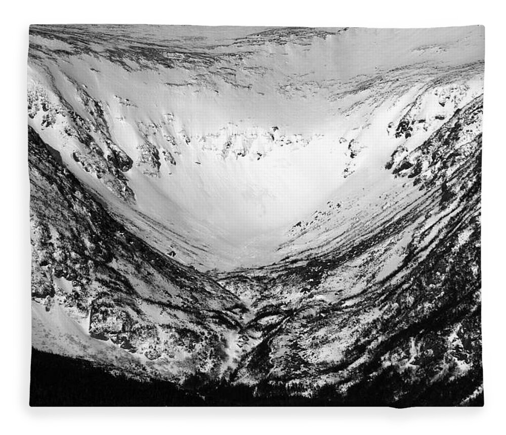 Mount Washington Fleece Blanket featuring the photograph Tuckerman Ravine by Brett Pelletier