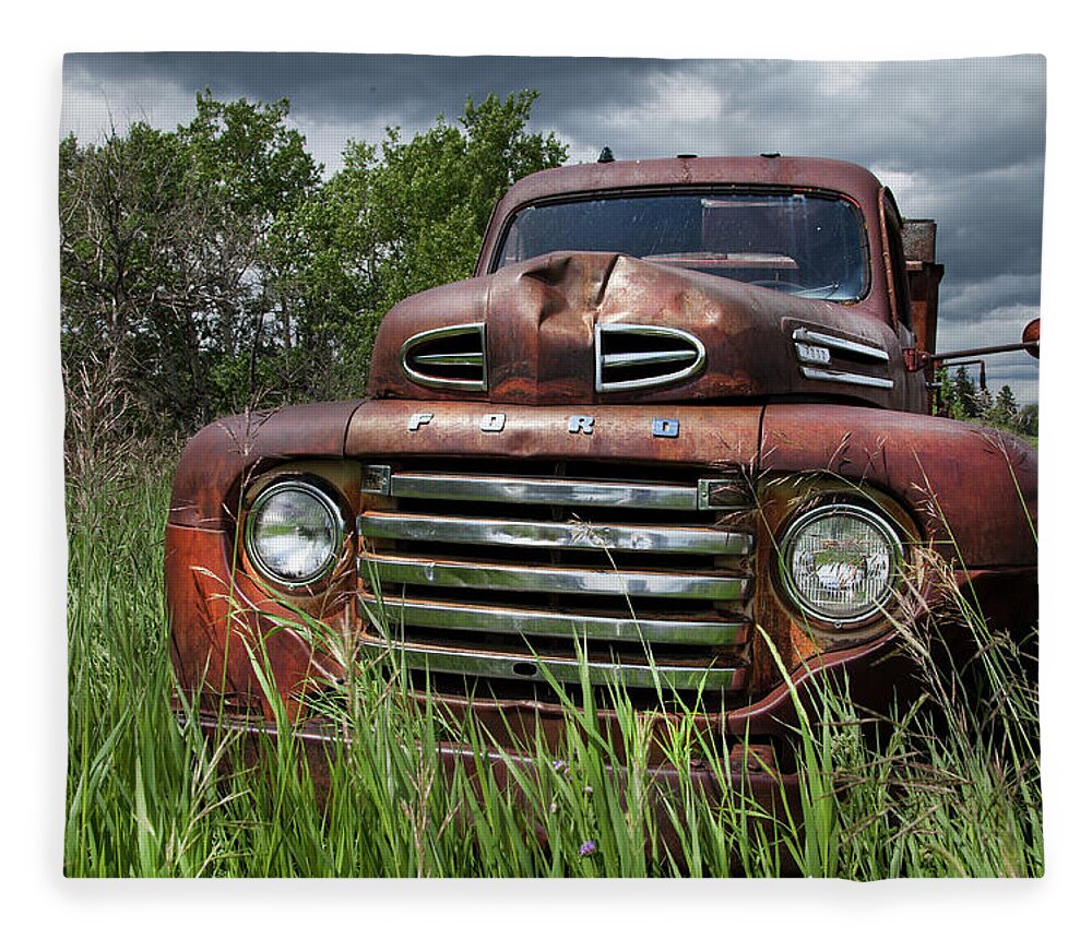 Rusty Trucks Fleece Blanket featuring the photograph Vintage Ford Truck by Theresa Tahara
