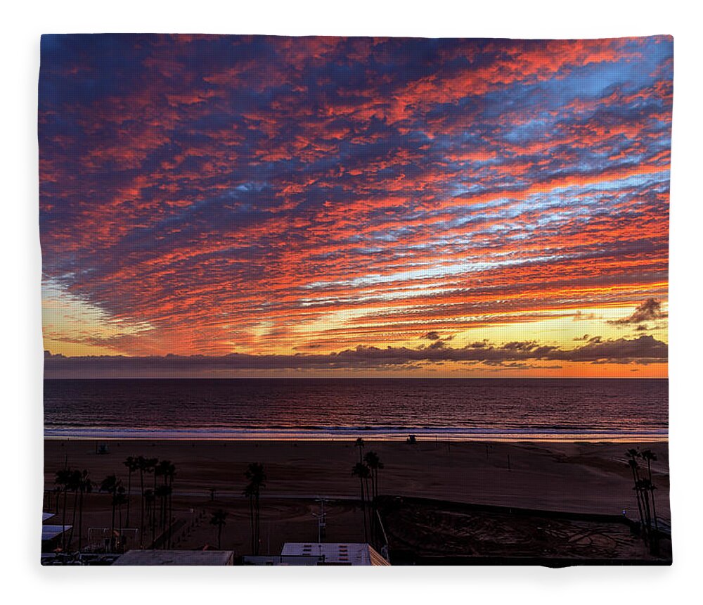 Santa Monica Bay Fleece Blanket featuring the photograph Winter Sunset by Gene Parks