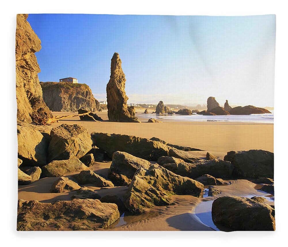 Tide Fleece Blanket featuring the photograph Rock Formations At Low Tide On Bandon #4 by Craig Tuttle / Design Pics