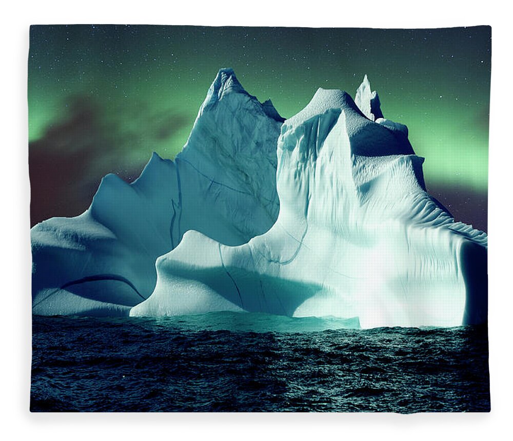 Scenics Fleece Blanket featuring the photograph Aurora Over Icebergs by Richard Mcmanus