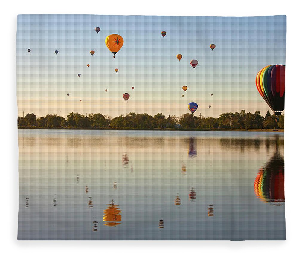 Non-urban Scene Fleece Blanket featuring the photograph Balloon Festival by Lightvision, Llc