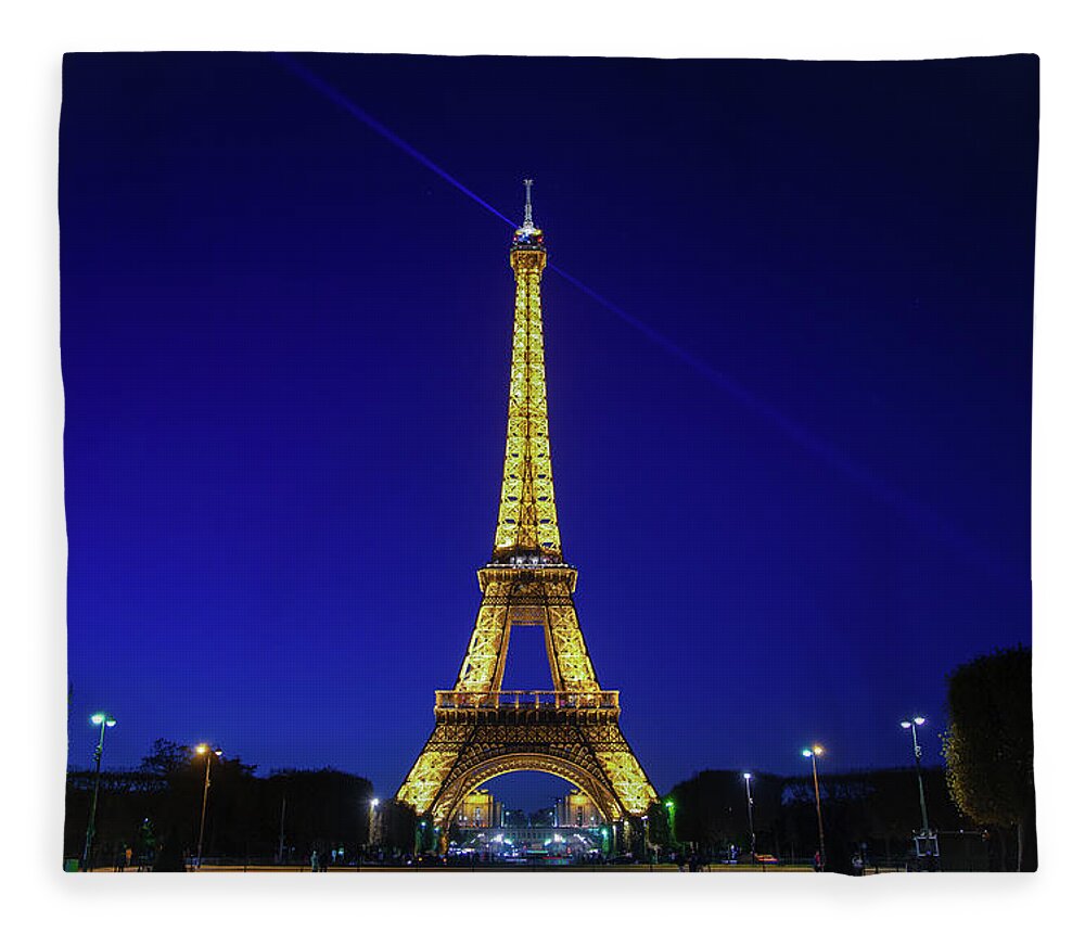 Paris Fleece Blanket featuring the photograph Blue Hour Eiffel by Raf Winterpacht