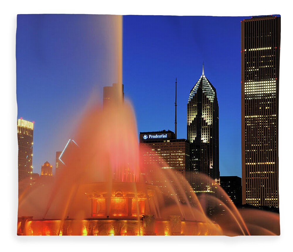Tranquility Fleece Blanket featuring the photograph Buckingham Fountain, Chicago by Bruce Leighty