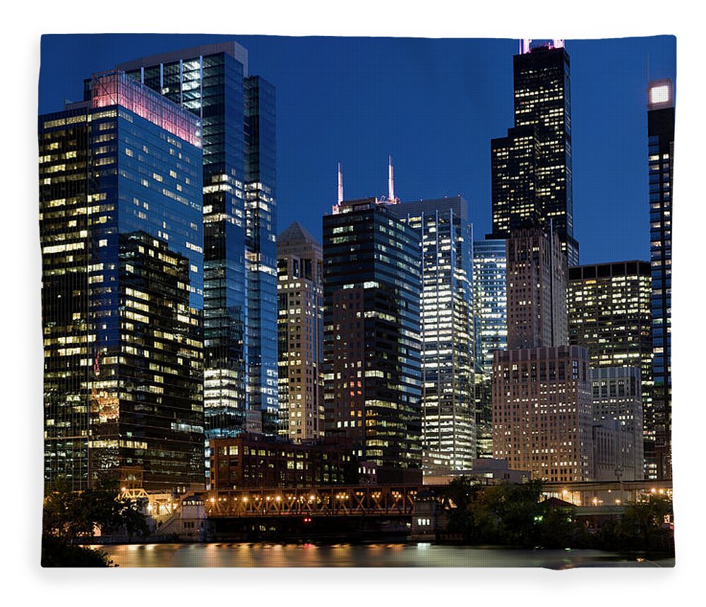 Drawbridge Fleece Blanket featuring the photograph Chicago Loop At Dusk Xxxl by Chrisp0