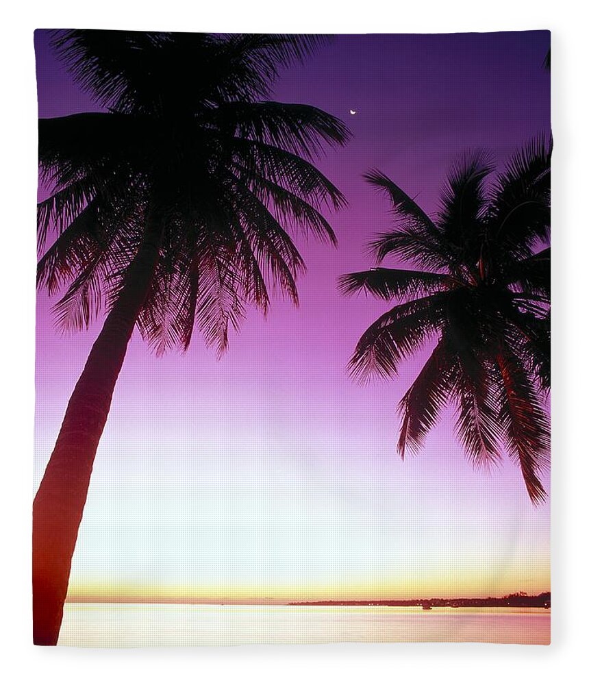 Seascape Fleece Blanket featuring the photograph D953 Caribbean Sunrise, Bahamas by Stuart Westmorland