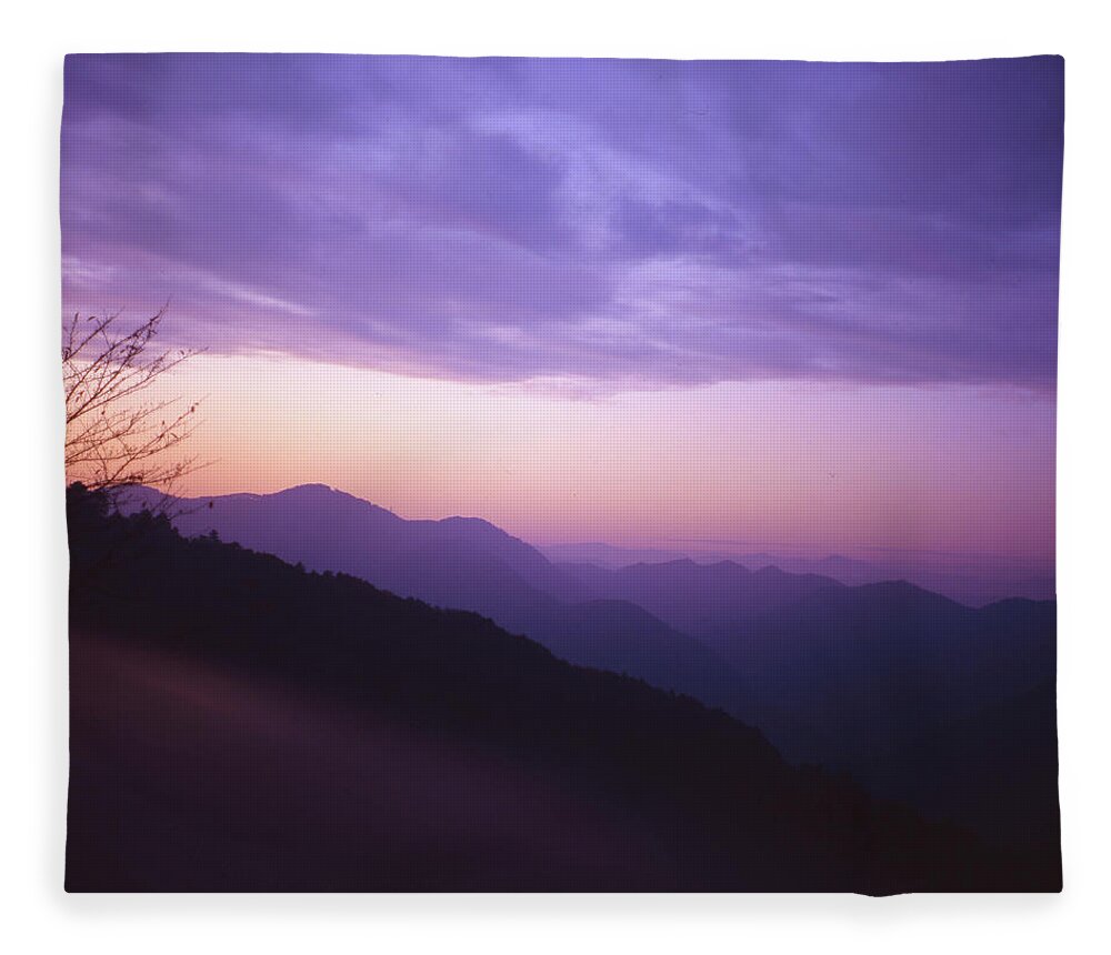 Scenics Fleece Blanket featuring the photograph Dusk From Peak Of Mountain Takao by Noriakimasumoto