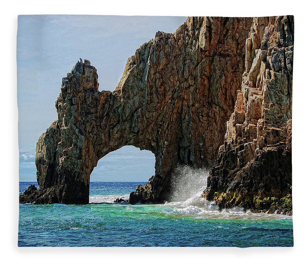 Scenics Fleece Blanket featuring the photograph El Arco De Cabo San Lucas by Www.infinitahighway.com.br