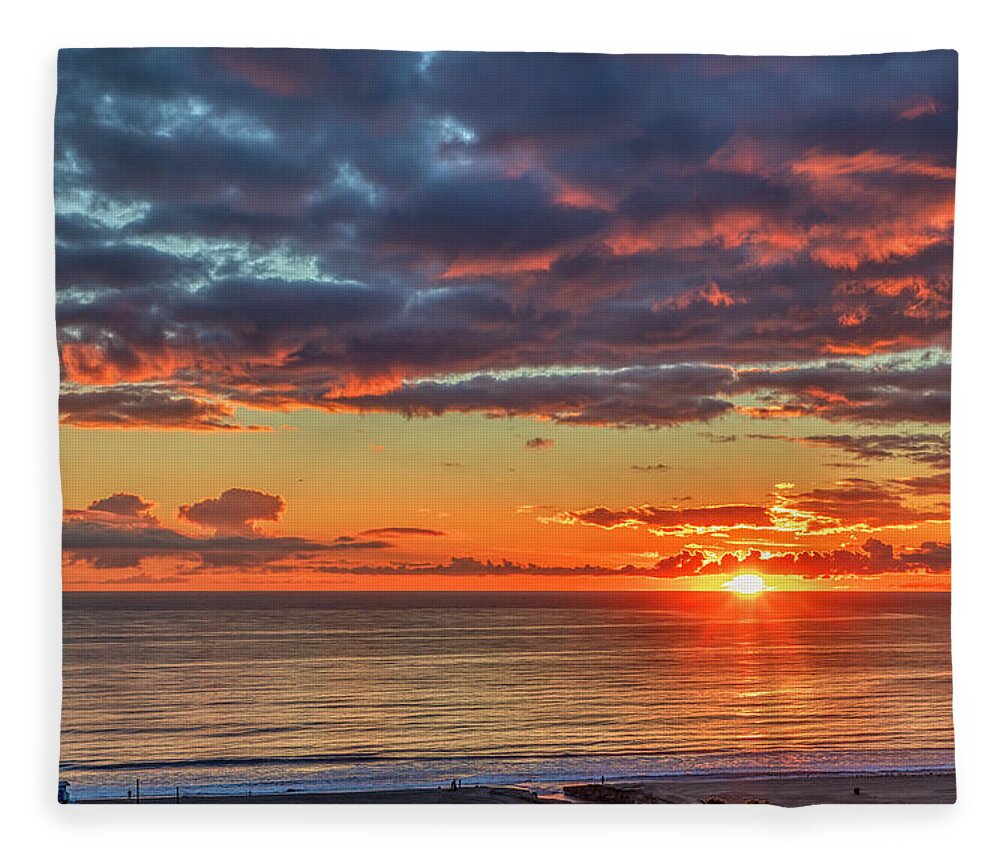 Sunset Fleece Blanket featuring the photograph End Of Day Light Show by Gene Parks