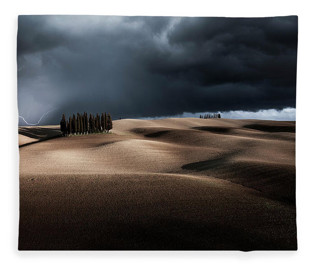 Awlrm Fleece Blanket featuring the photograph Eye of the storm by Francesco Riccardo Iacomino
